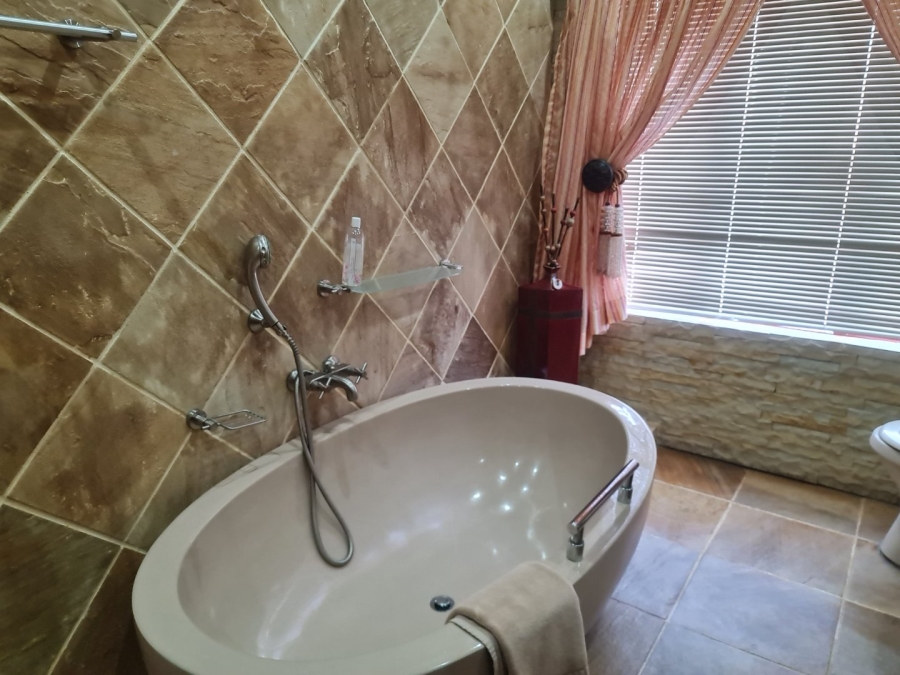 4 Bedroom Property for Sale in Cashan North West